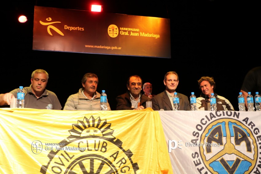 Emociones y reconocimientos en la presentacin del Rally a pilotos