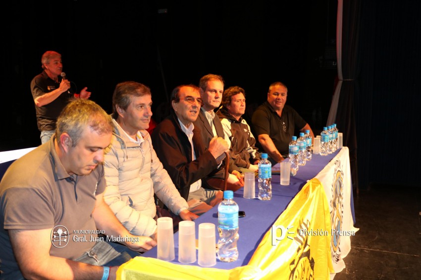 Emociones y reconocimientos en la presentacin del Rally a pilotos