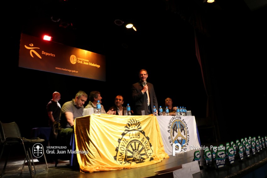 Emociones y reconocimientos en la presentacin del Rally a pilotos