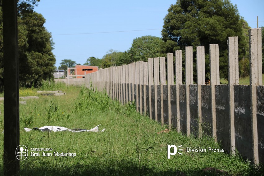 Ya se construy un 70 % del paredn que delimita el predio de Provida