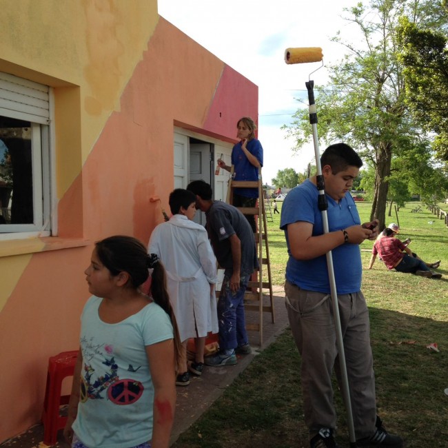 Mural en proceso: La Casa del adolescente a puro color y diseo