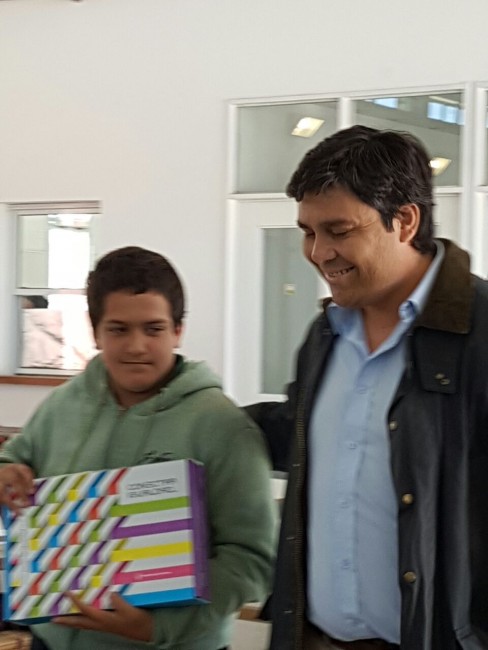 Otorgaron netbooks a alumnos de la Escuela Agraria