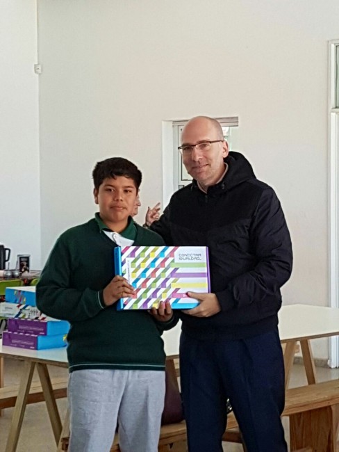 Otorgaron netbooks a alumnos de la Escuela Agraria