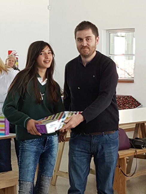 Otorgaron netbooks a alumnos de la Escuela Agraria