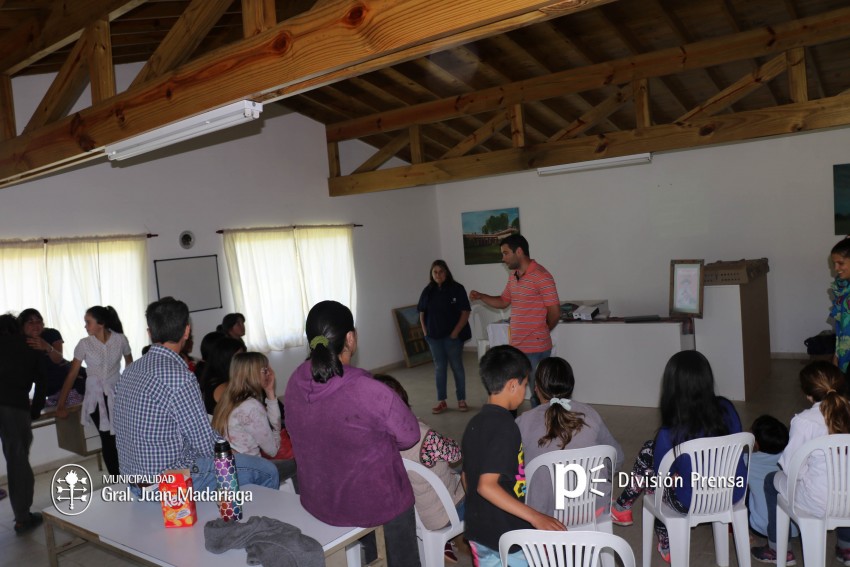 Entregaron semillas del Programa Prohuerta y “pollitos” para la cría d