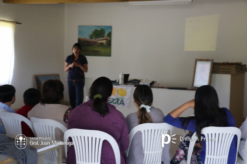 Entregaron semillas del Programa Prohuerta y “pollitos” para la cría d