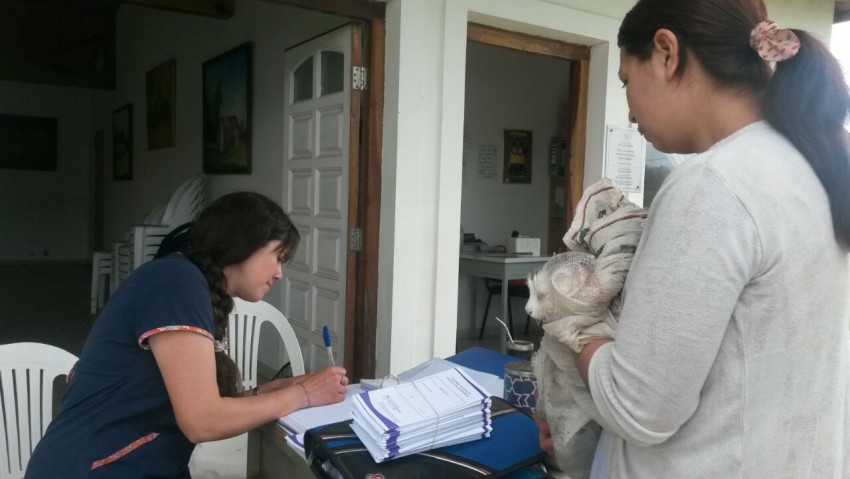 Entregaron semillas del Programa Prohuerta y “pollitos” para la cría d