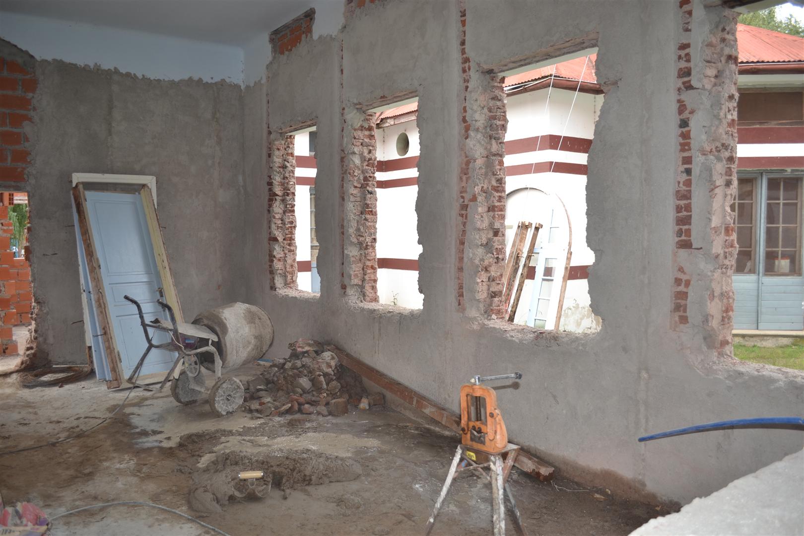 Contina la construccin de la sala de pediatra