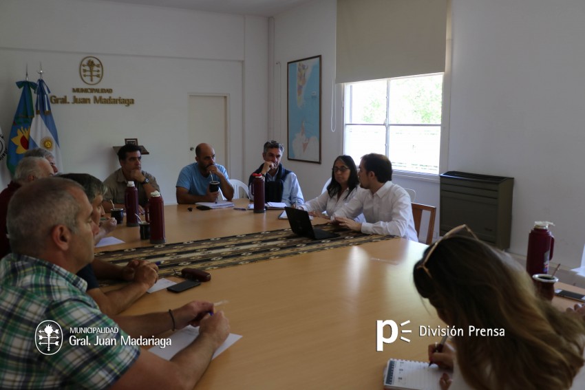 Evalan la posibilidad de abrir una carrera universitaria orientada a 
