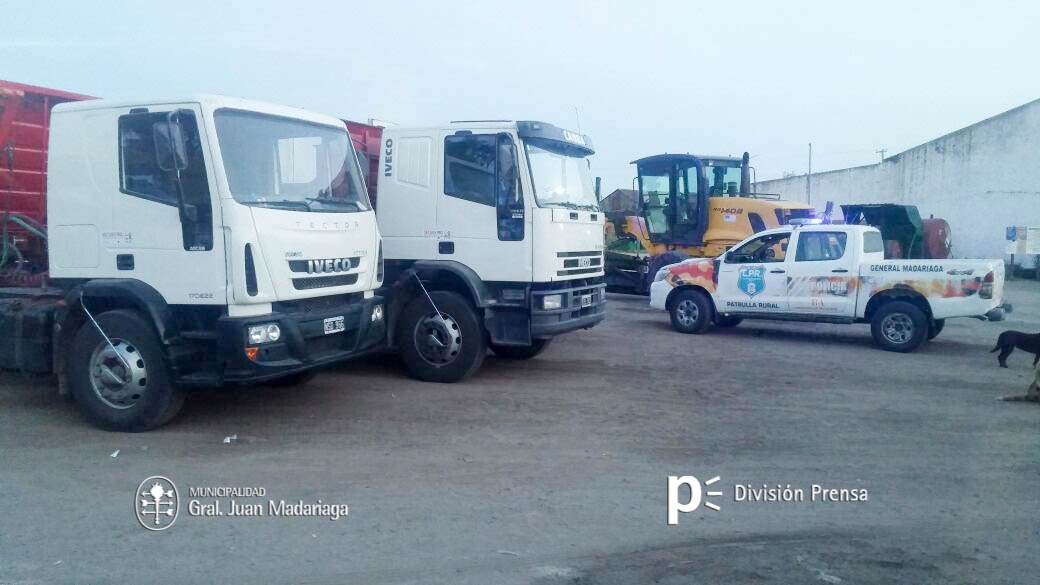 Secuestraron maquinaria que extra�a y trasladaba tierra del Canal 5