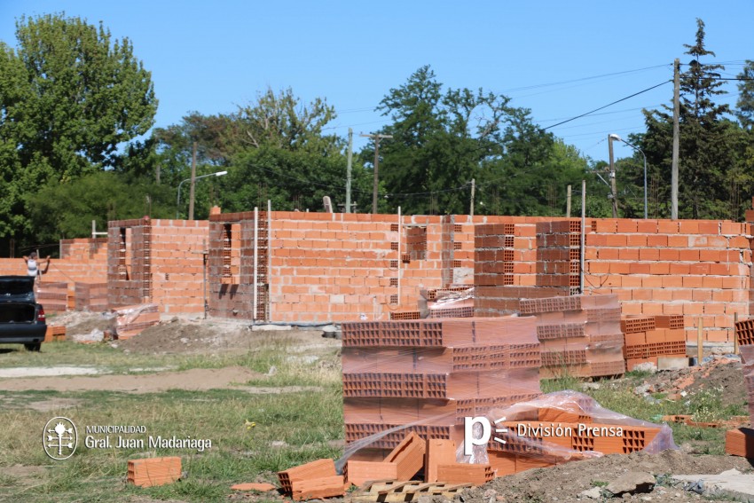 El plan de 20 viviendas da trabajo directo a ms de 15 personas