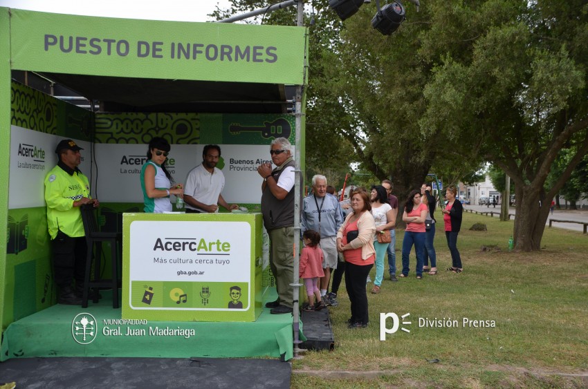 AcercArte: Babel Orkesta marc el inicio de la jornada de sbado