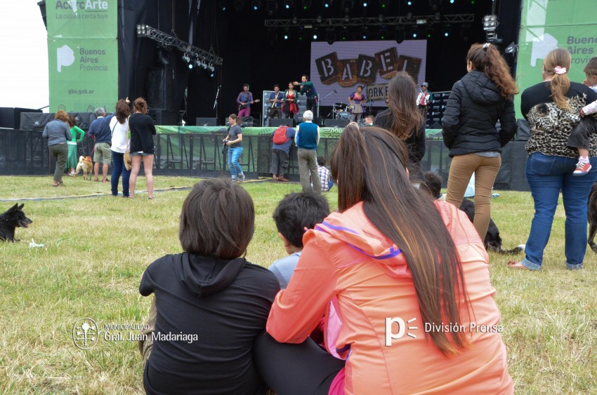 AcercArte: Babel Orkesta marc el inicio de la jornada de sbado