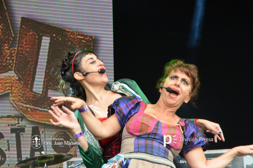 AcercArte: Babel Orkesta marc el inicio de la jornada de sbado