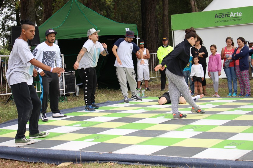 AcercArte: se realiz la primera clase de danza urbana