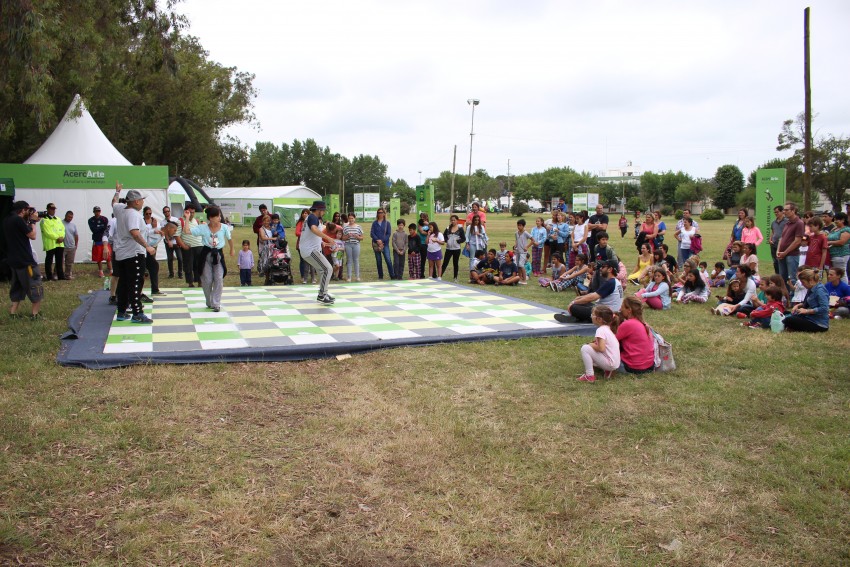 AcercArte: se realiz la primera clase de danza urbana
