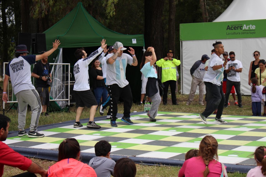 AcercArte: se realiz la primera clase de danza urbana