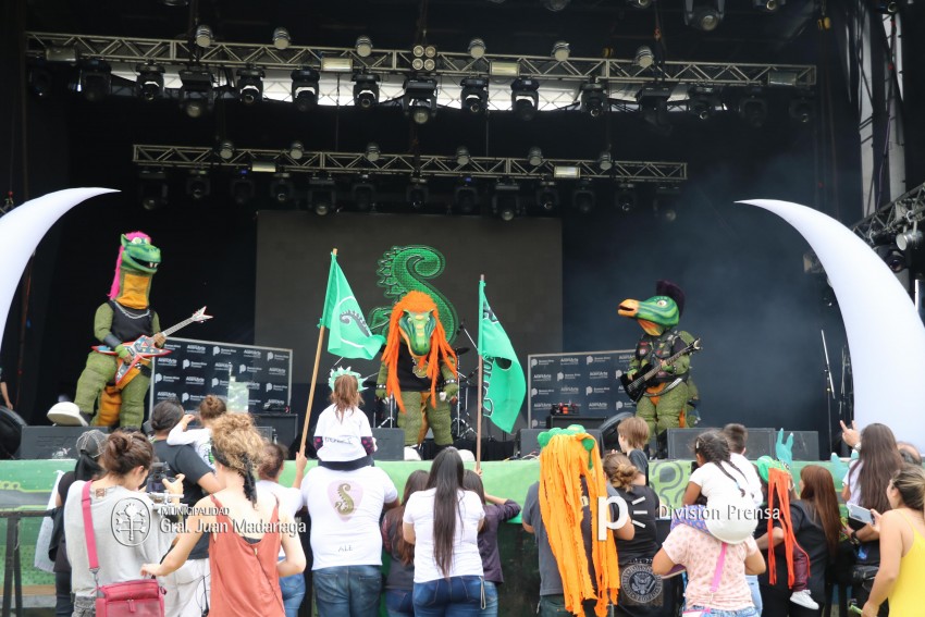 AcercArte: Los Heavysaurios brillaron en el escenario mayor