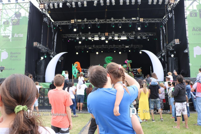 AcercArte: Los Heavysaurios brillaron en el escenario mayor