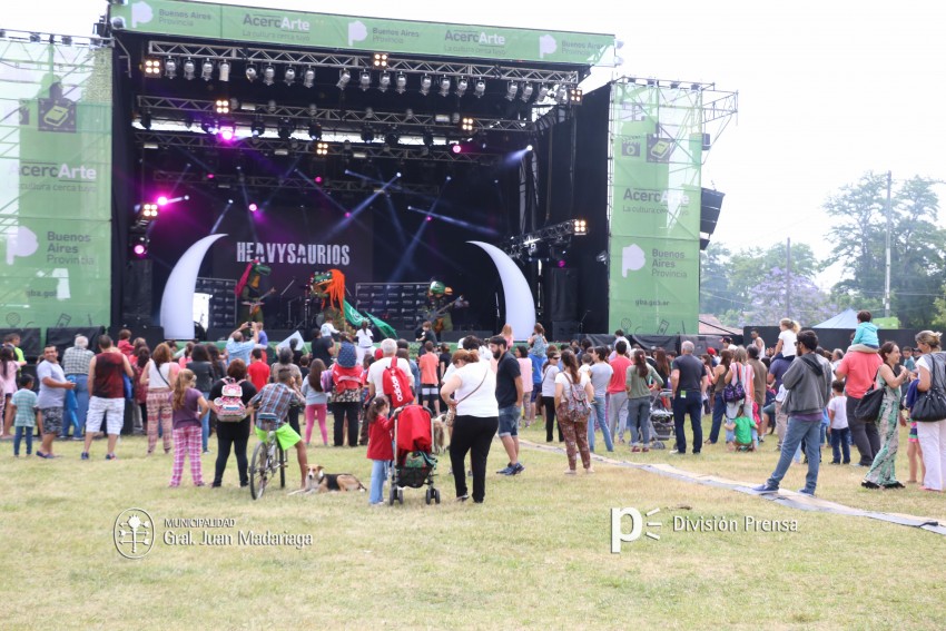 AcercArte: Los Heavysaurios brillaron en el escenario mayor