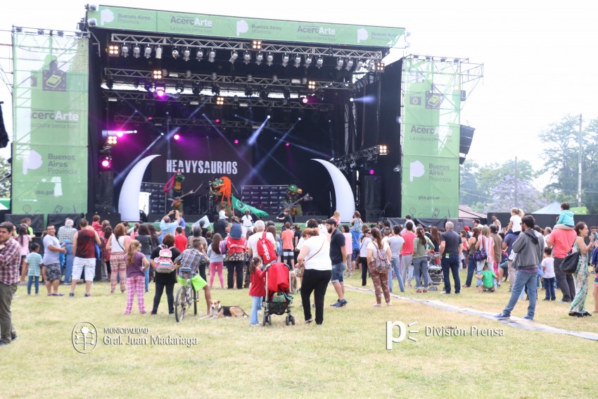 AcercArte: Los Heavysaurios brillaron en el escenario mayor