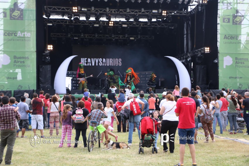 AcercArte: Los Heavysaurios brillaron en el escenario mayor