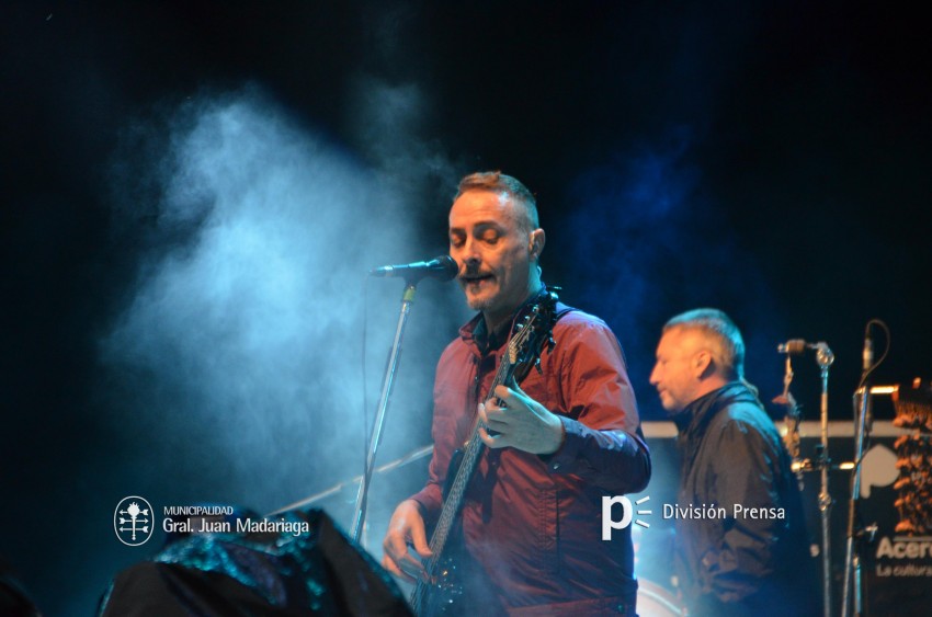 AcercArte: Pedro Aznar present nuevas canciones e hizo delirar con cl