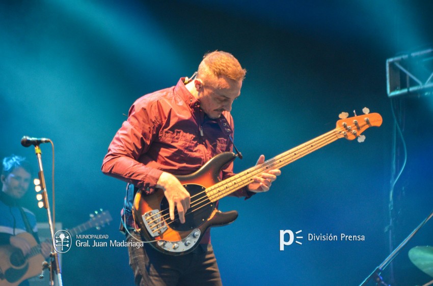 AcercArte: Pedro Aznar present nuevas canciones e hizo delirar con cl