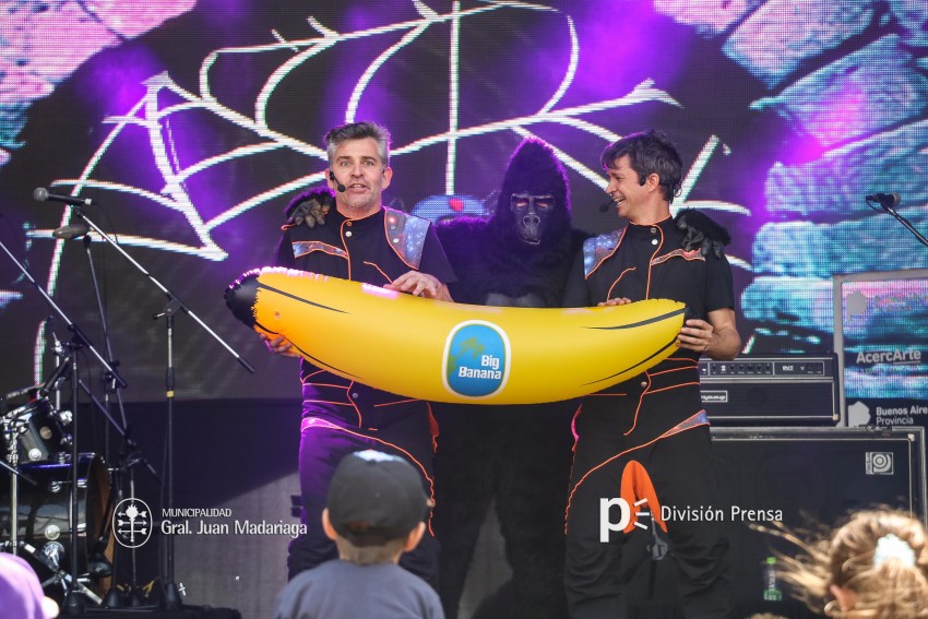 AcercArte: Los Cazurros brindaron un espectacular show en el escenario