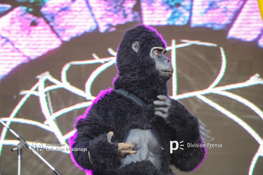 AcercArte: Los Cazurros brindaron un espectacular show en el escenario