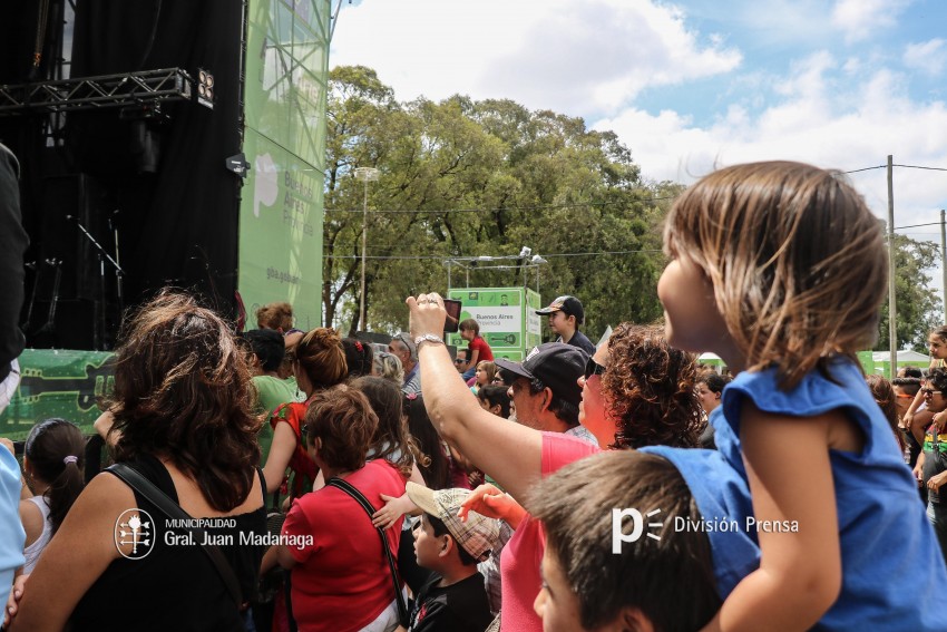AcercArte: Los Cazurros brindaron un espectacular show en el escenario