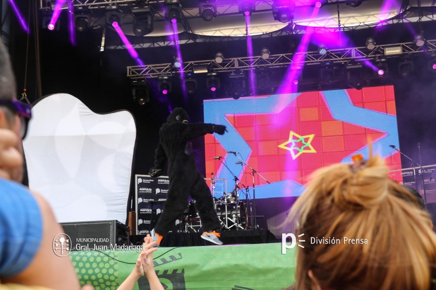 AcercArte: Los Cazurros brindaron un espectacular show en el escenario