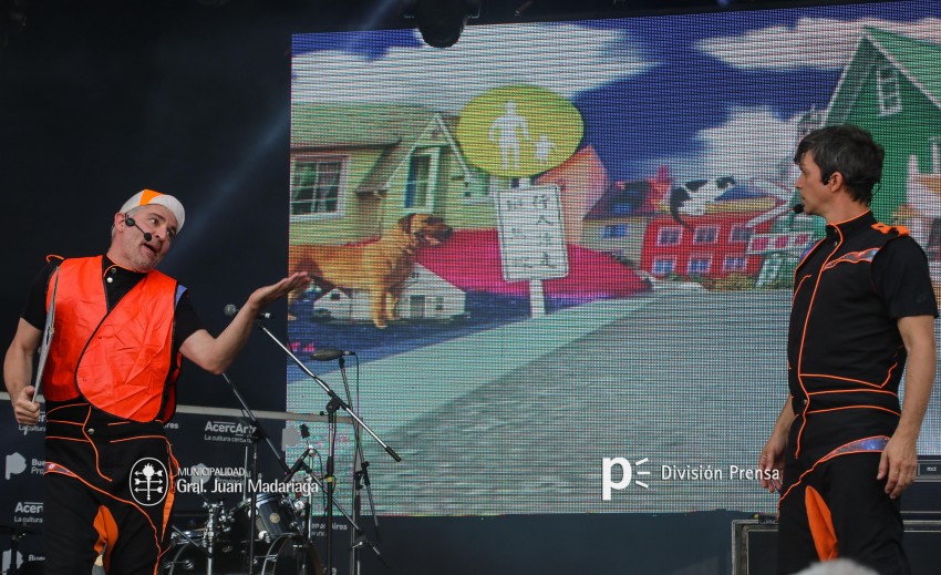 AcercArte: Los Cazurros brindaron un espectacular show en el escenario