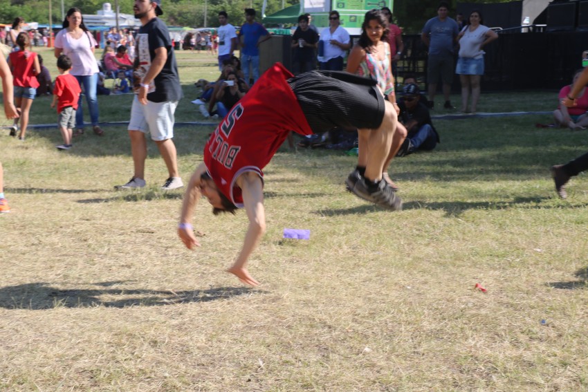 AcercArte: Alumnas de distintas escuelas de danzas locales participaro