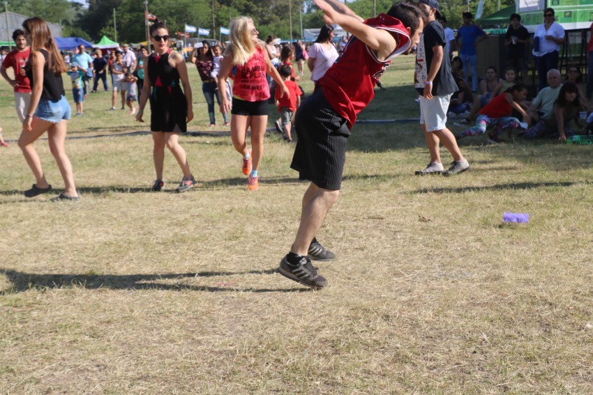 AcercArte: Alumnas de distintas escuelas de danzas locales participaro