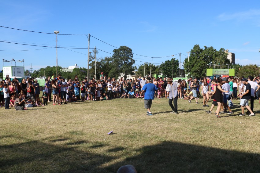 AcercArte: Alumnas de distintas escuelas de danzas locales participaro