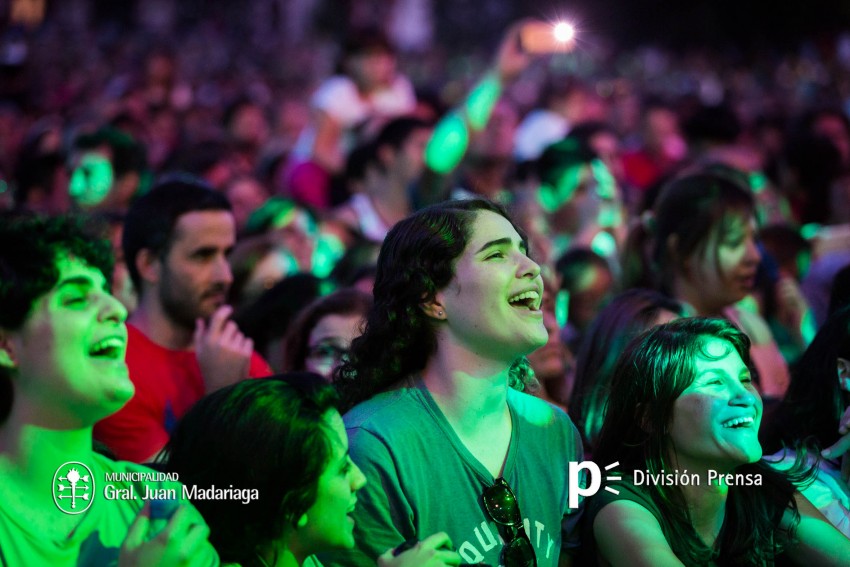 Julieta Venegas impresion al pblico en el cierre de AcercArte