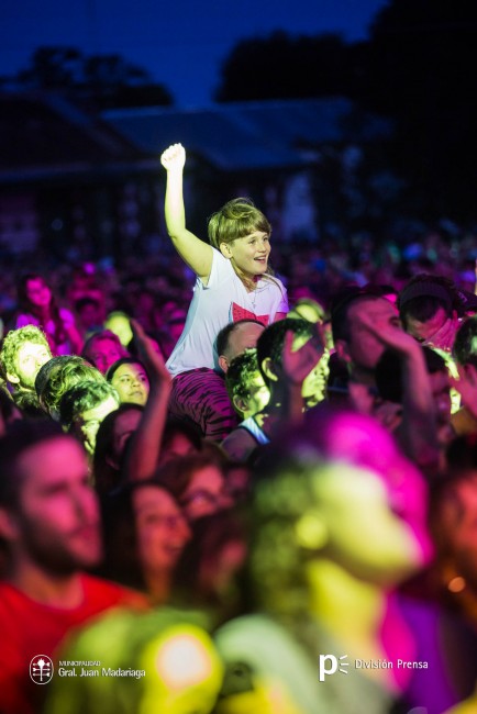 Julieta Venegas impresion al pblico en el cierre de AcercArte