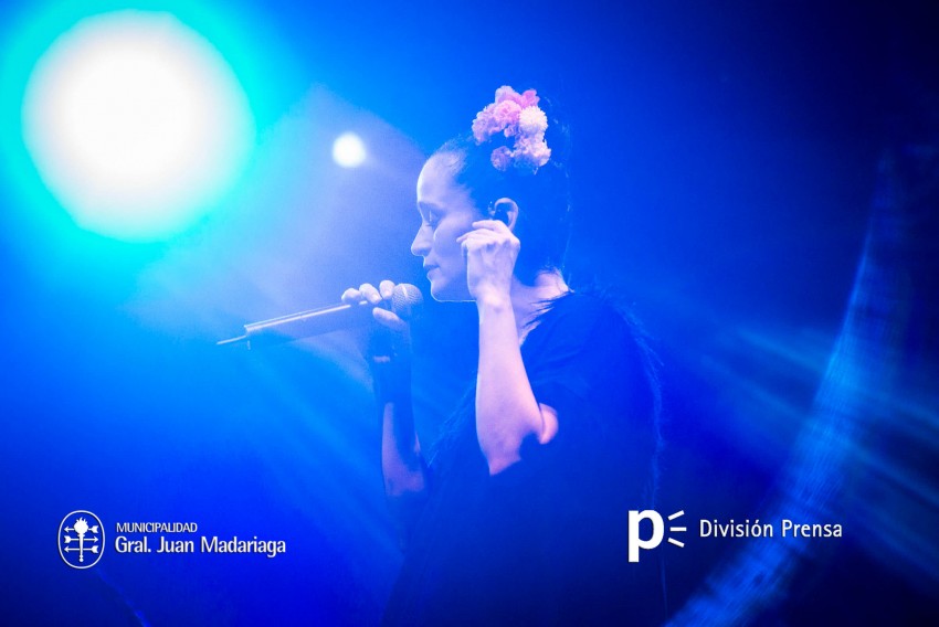 Julieta Venegas impresion al pblico en el cierre de AcercArte