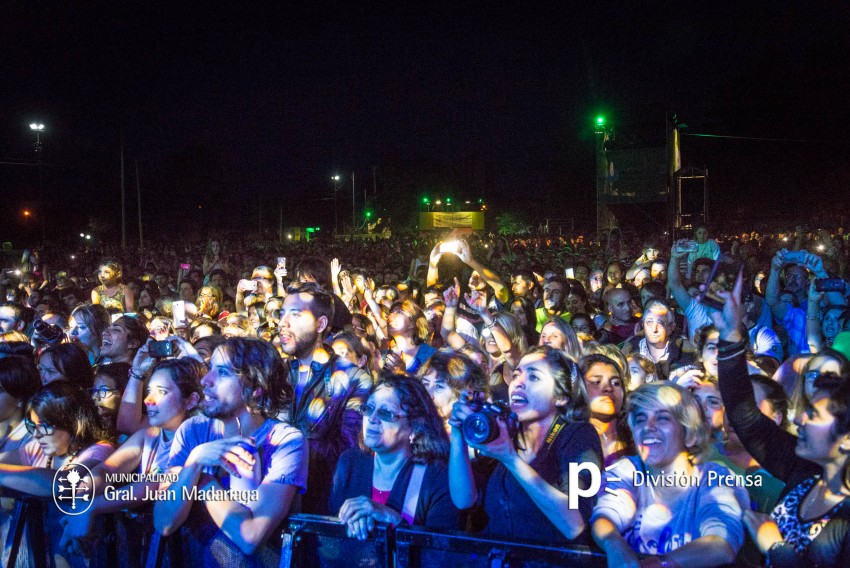 Julieta Venegas impresion al pblico en el cierre de AcercArte