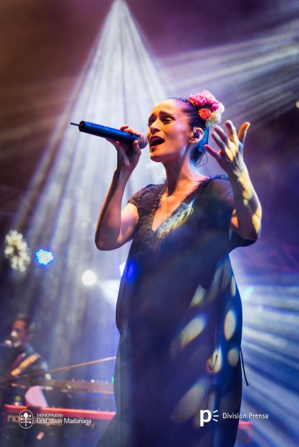 Julieta Venegas impresion al pblico en el cierre de AcercArte