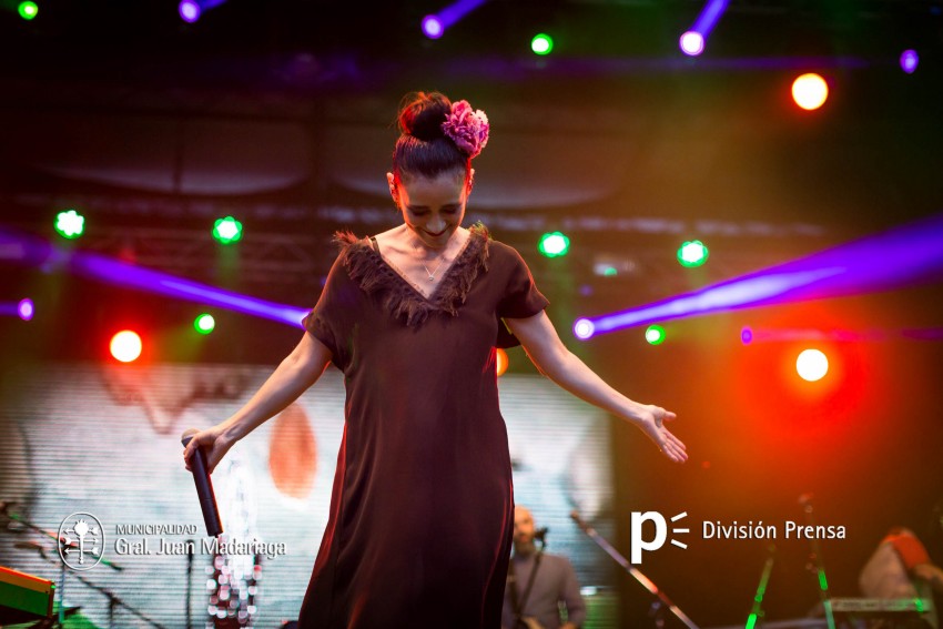 Julieta Venegas impresion al pblico en el cierre de AcercArte