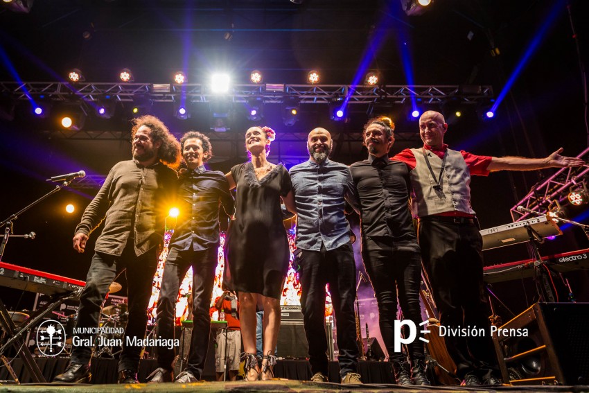 Julieta Venegas impresion al pblico en el cierre de AcercArte