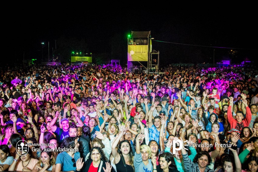Julieta Venegas impresion al pblico en el cierre de AcercArte