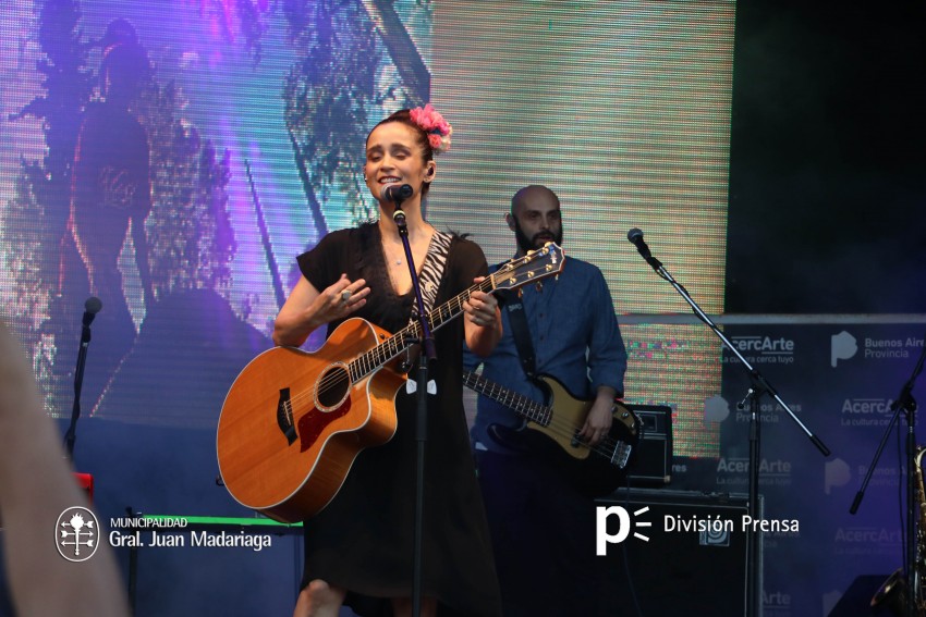 Julieta Venegas impresion al pblico en el cierre de AcercArte