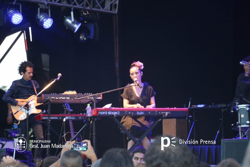 Julieta Venegas impresion al pblico en el cierre de AcercArte