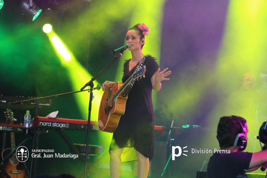 Julieta Venegas impresion al pblico en el cierre de AcercArte