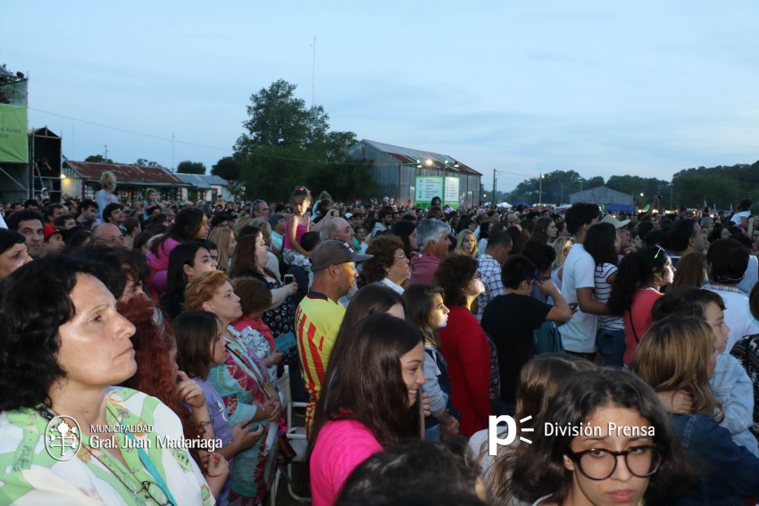 Julieta Venegas impresion al pblico en el cierre de AcercArte