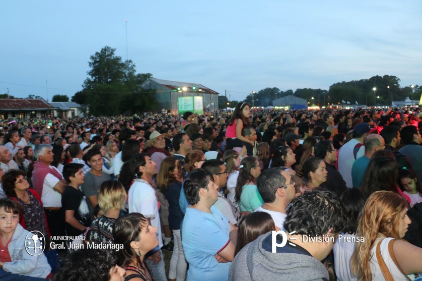 Julieta Venegas impresion al pblico en el cierre de AcercArte