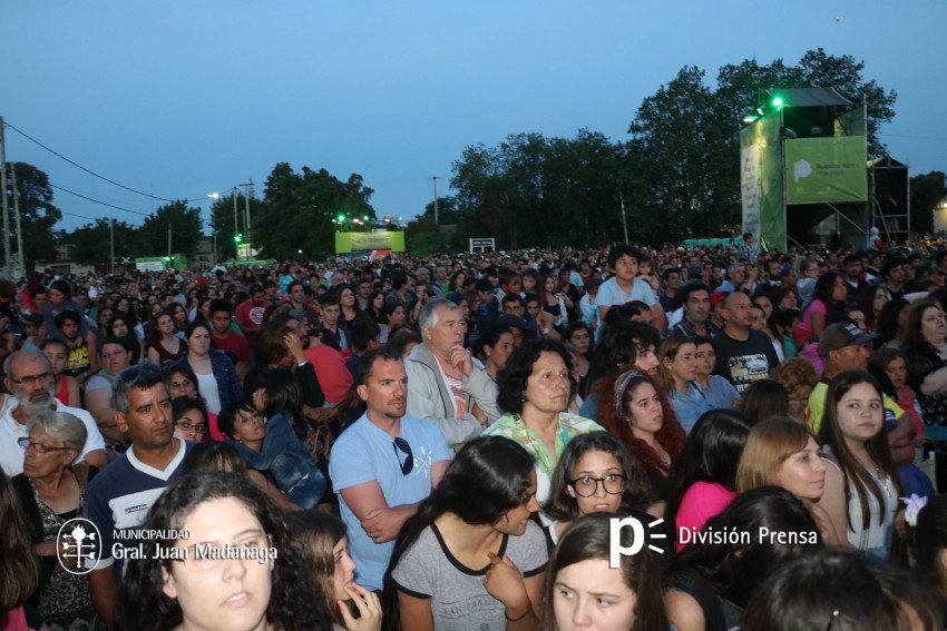 Julieta Venegas impresion al pblico en el cierre de AcercArte